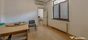 Vilă spațioasă de închiriat, 11 camere, București 