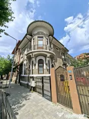 Vilă spațioasă de închiriat, 11 camere, București 