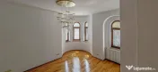 Vilă spațioasă de închiriat, 11 camere, București 