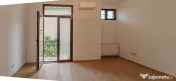 Vilă spațioasă de închiriat, 11 camere, București 
