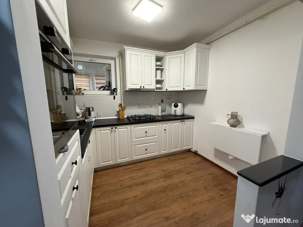 Apartament 3 camere Cornișa Bistriței