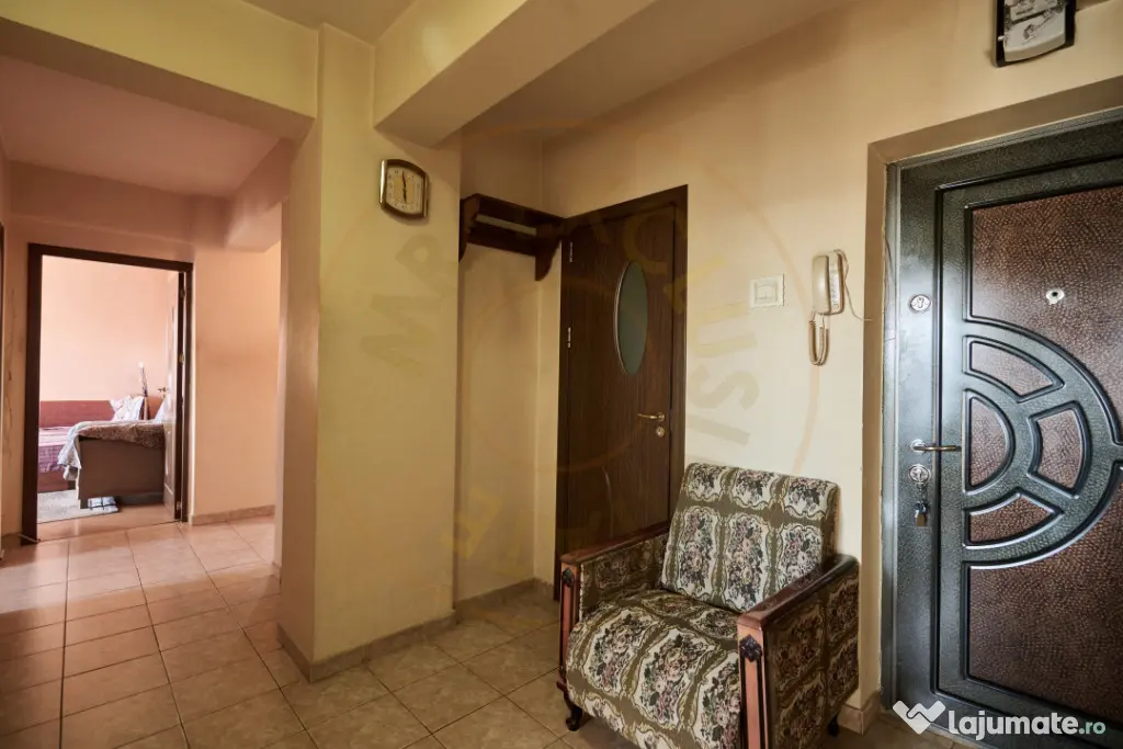 Vand/Schimb Apartament 3 camere ultracentral cu Apartament 2
