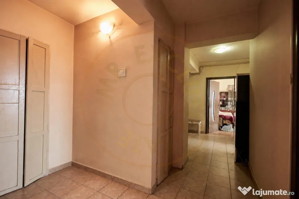 Vand/Schimb Apartament 3 camere ultracentral cu Apartament 2