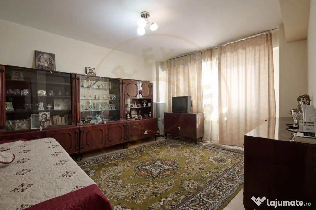 Vand/Schimb Apartament 3 camere ultracentral cu Apartament 2