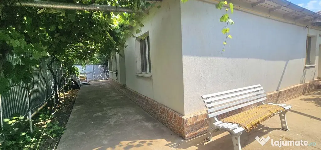 Casa la sol cu teren 1055 mp si livada - Vanatori, Galati