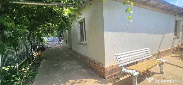 Casa la sol cu teren 1055 mp si livada - Vanatori, Galati