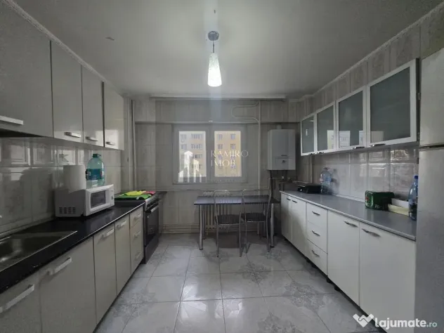 Apartament 104mp utili 2bai centrala -an 1985 -Bd. Chisin...