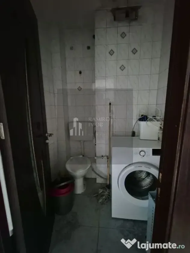 Apartament 104mp utili 2bai centrala -an 1985 -Bd. Chisin...