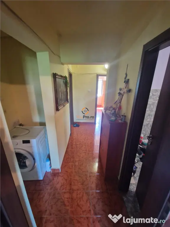 Decomandat 3 Camere 2 Bai 2 Balcoane Zona Aradului