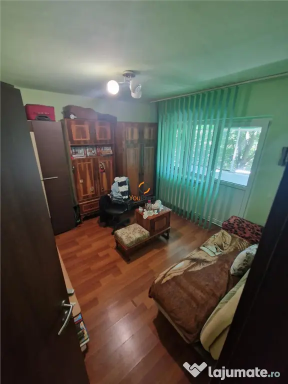 Decomandat 3 Camere 2 Bai 2 Balcoane Zona Aradului