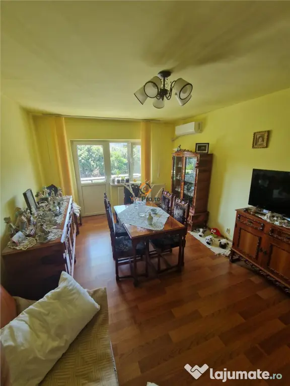 Decomandat 3 Camere 2 Bai 2 Balcoane Zona Aradului