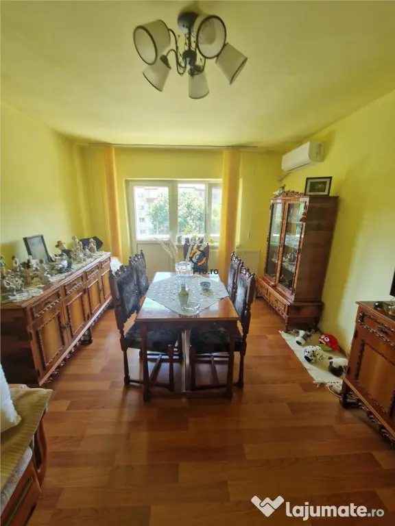 Decomandat 3 Camere 2 Bai 2 Balcoane Zona Aradului