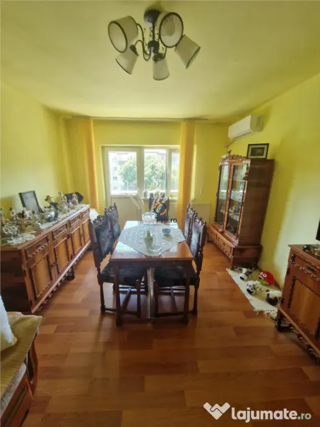 Decomandat 3 Camere 2 Bai 2 Balcoane Zona Aradului