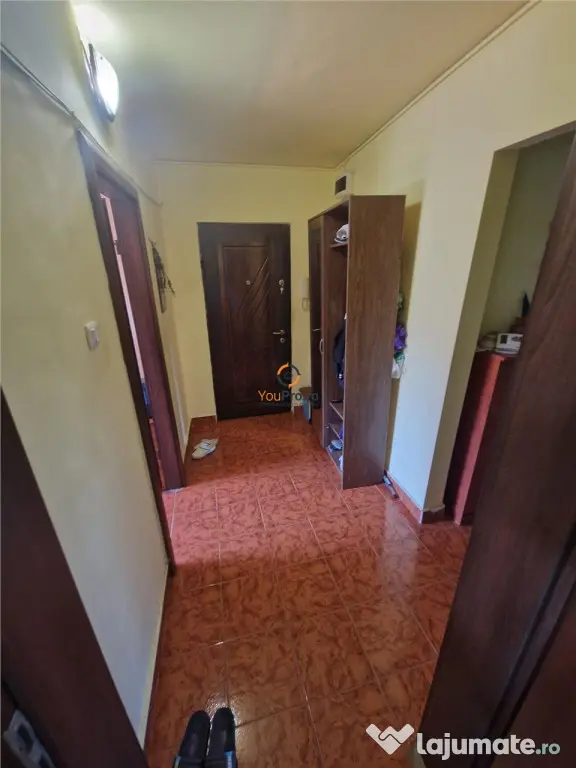 Decomandat 3 Camere 2 Bai 2 Balcoane Zona Aradului