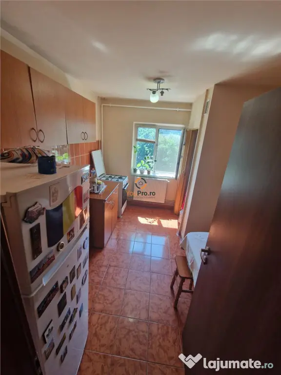 Decomandat 3 Camere 2 Bai 2 Balcoane Zona Aradului