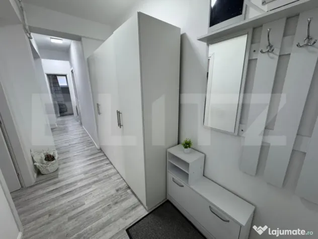 Apartament de inchiriat, 3 camere, 67 mp, loc de parcare, Ha
