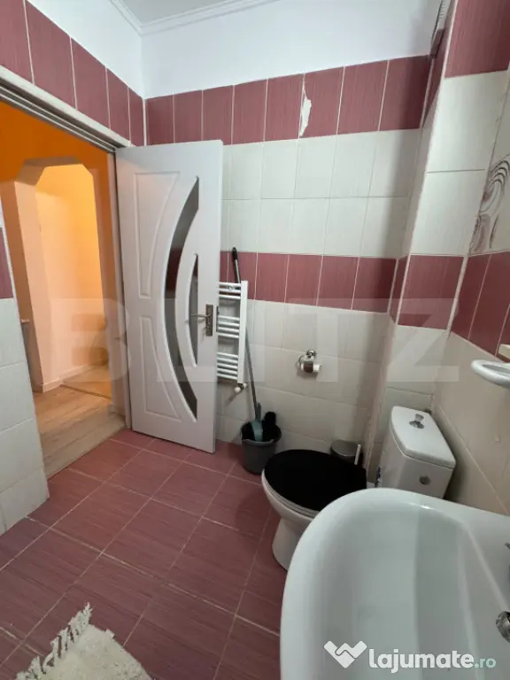 Apartament 2 camere, semidecomandat, zona Florilor-balcon