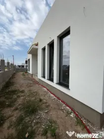 Casă parter 110 mp utili, 3 dormitoare, teren 406 mp, zona