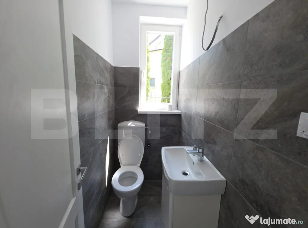 Casă de vânzare, 281 mp, zona Corunca