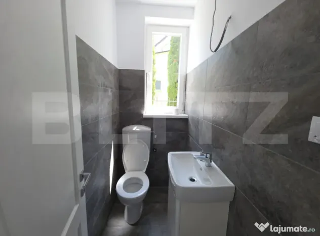 Casă de vânzare, 281 mp, zona Corunca