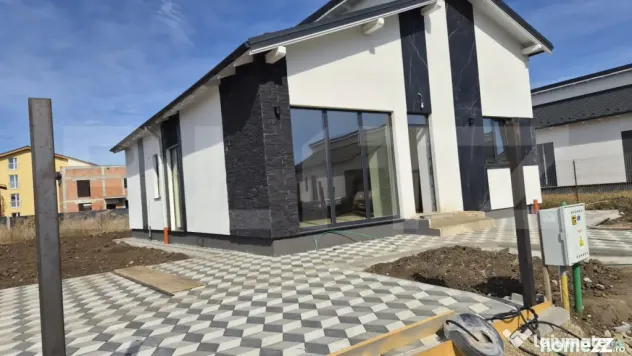 Casa cu toate utilitatiile, 4 camere, 2 bai, 470 m teren - I - Sanpetru (Brasov)