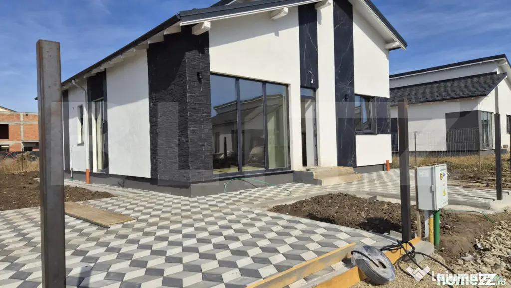 Casa cu toate utilitatiile, 4 camere, 2 bai, 470 m teren - I - Sanpetru (Brasov)
