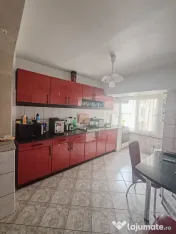 Apartament spațios cu 4 camere, decomandat, 90 mp utili, î 
