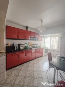 Apartament cu 4 camere, decomandat, 90 mp utili, zonă Repub