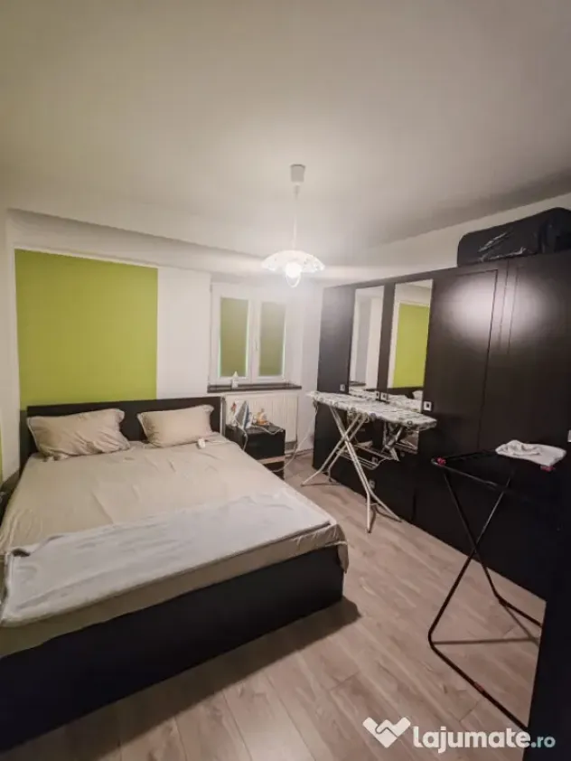 Apartament spațios cu 4 camere, decomandat, 90 mp utili, î