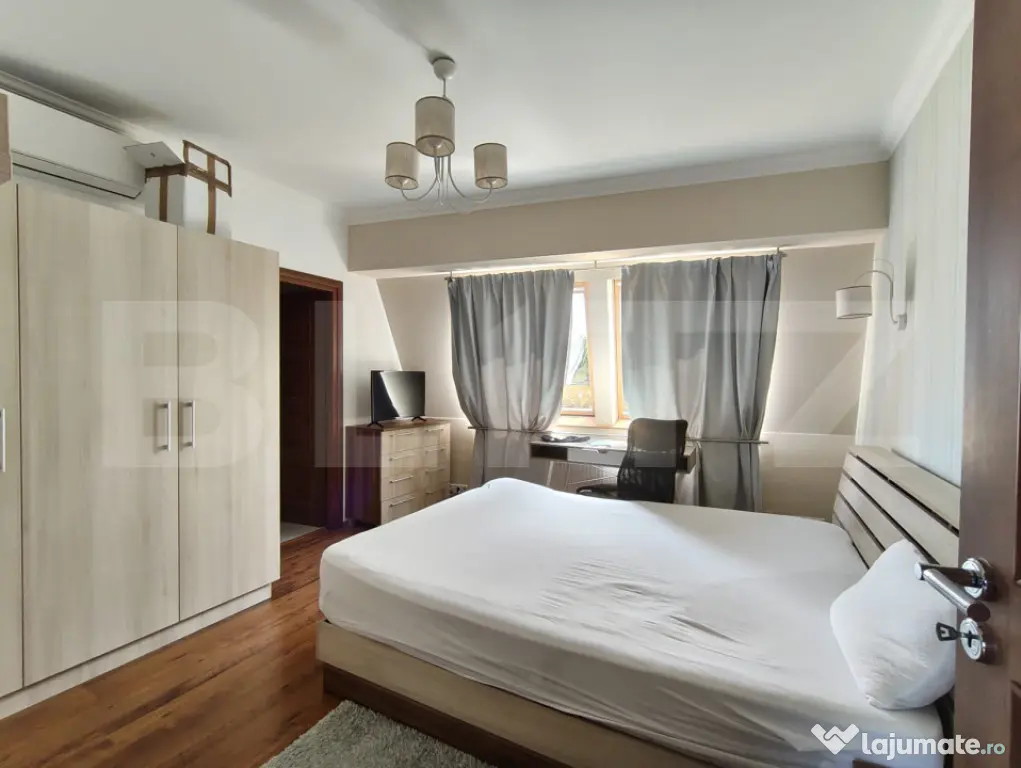 Apartament 4 camere central, 105 mp, 2 bai, dressing, etaj 3