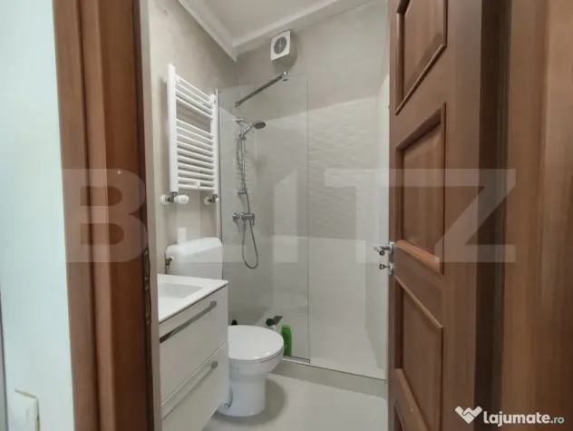 Apartament 4 camere central, 105 mp, 2 bai, dressing, etaj 3