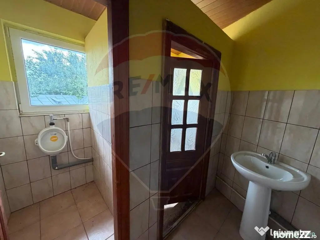 Casa si spatiu comercial (P+1 ) de vanzare