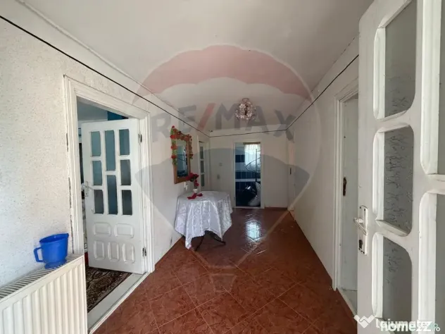 Casa si spatiu comercial (P+1 ) de vanzare