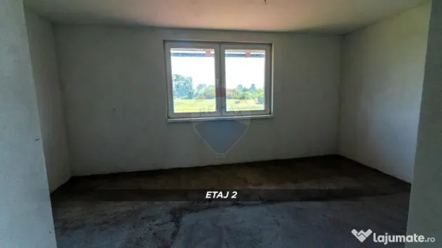 Casă noua de vanzare in Miresu Mare langa centrul de ech...