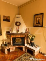 Casa cu garaj la pret de apartament in centrul Reghinului