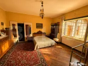 Casa cu garaj la pret de apartament in centrul Reghinului