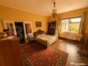 Casa cu garaj la pret de apartament in centrul Reghinului