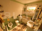 Casa cu garaj la pret de apartament in centrul Reghinului