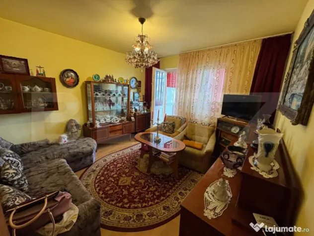Apartament 3 camere decomandat | Micro 7, Hunedoara | Etaj 2