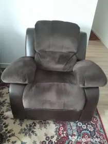 Vând fotoliu cu recliner manual