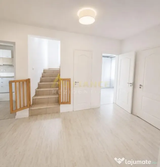 Vila individuala P M ~ 4 camere 2 bai ~ 500mp teren