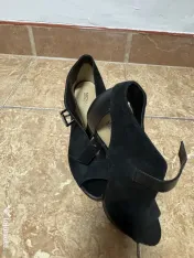 Sandale și pantofi in stare excelenta