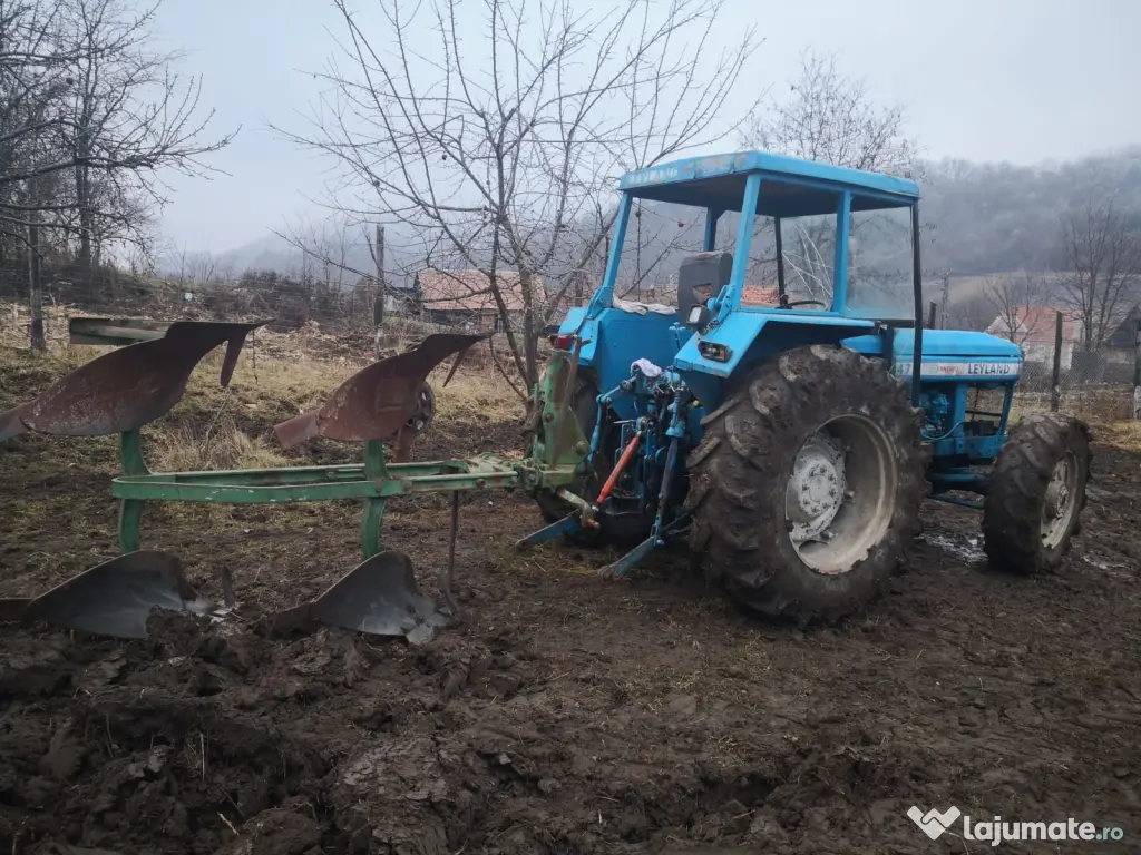 Vând mașina, tractor și utilaje