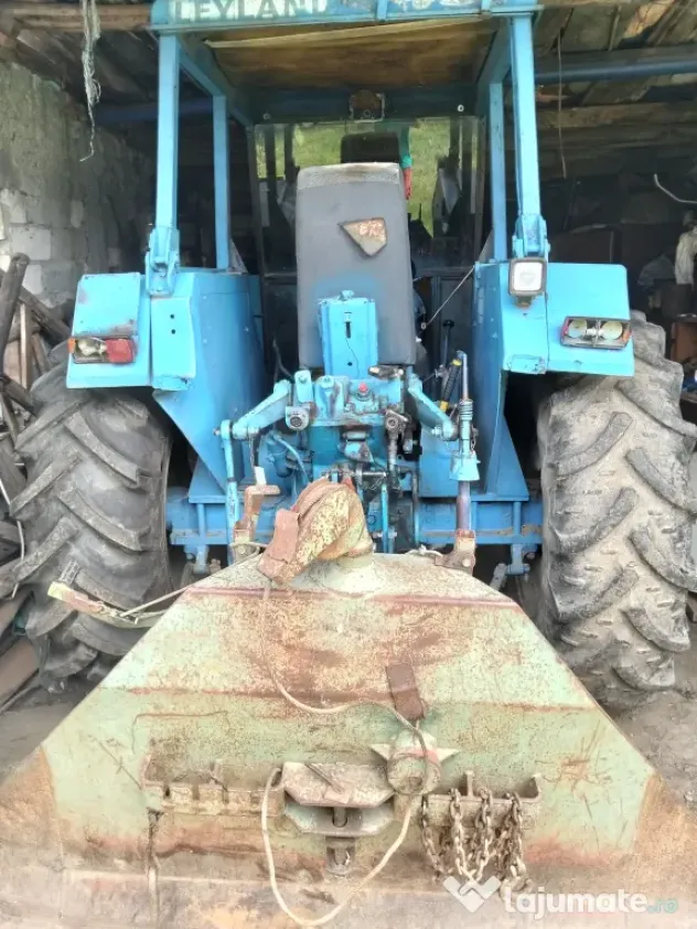 Vând mașina, tractor și utilaje