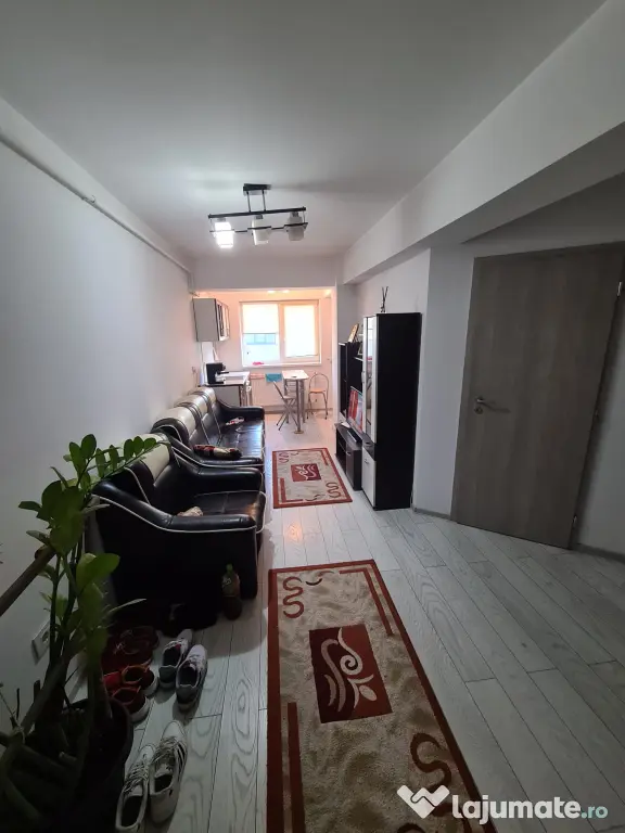 Inchiriez apartament zona Valea Adanca