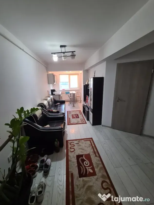 Inchiriez apartament zona Valea Adanca