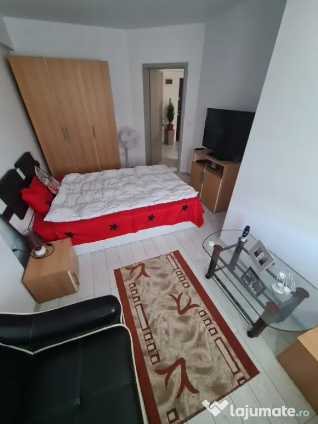 Inchiriez apartament zona Valea Adanca