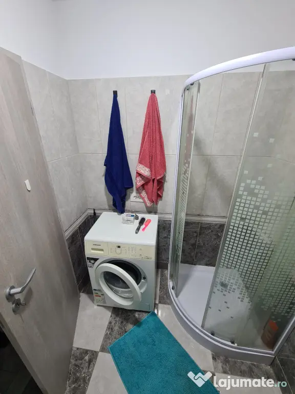 Inchiriez apartament zona Valea Adanca