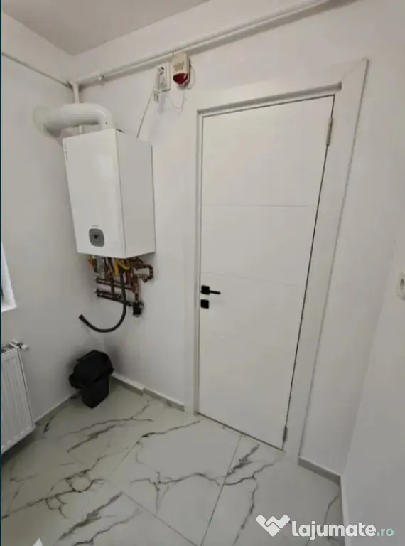Garsoniera Renovata | Decomandata | zona Tractorul