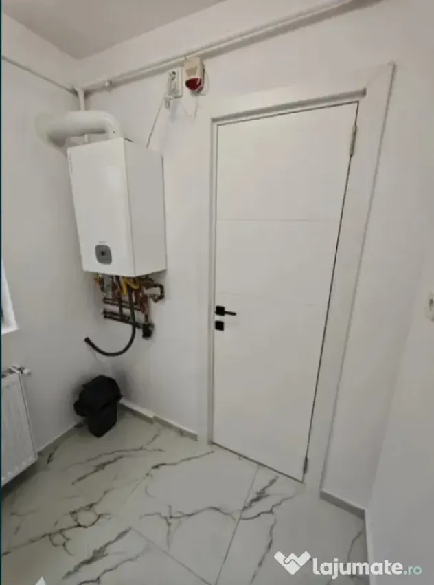 Garsoniera Renovata | Decomandata | zona Tractorul